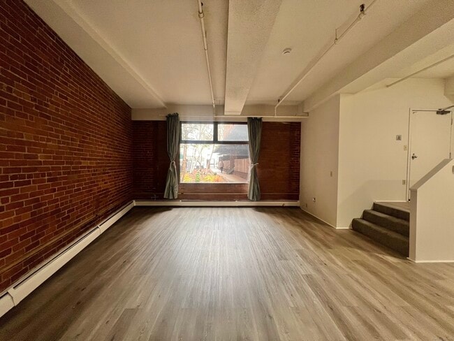 Building Photo - 74 Union Pl