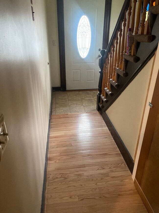 Building Photo - 39 Saint James St