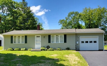 Building Photo - Fully Furnished Pearl Street Retreat in th...