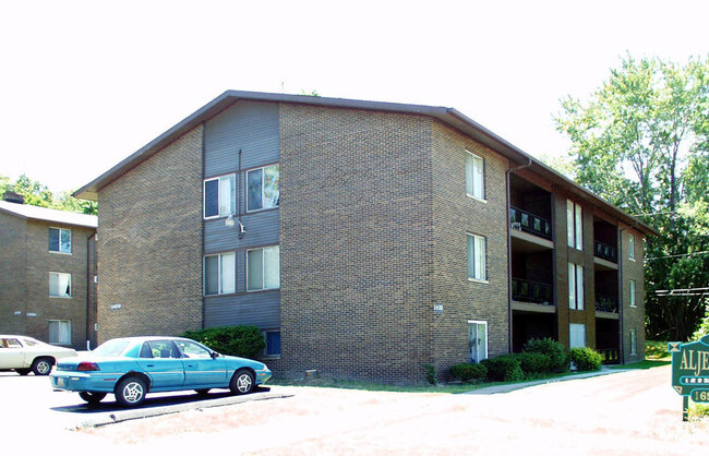 Building - Aljer Manor