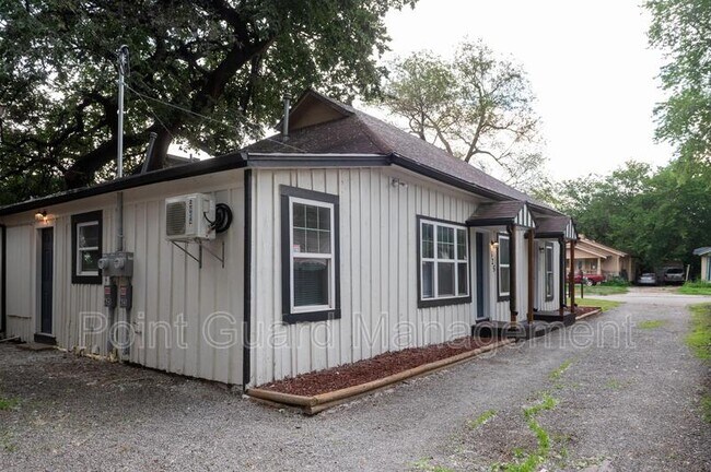 Building Photo - 623-627 S. Hydraulic - 2