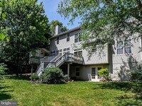 Building Photo - 817 Santmyer Dr SE