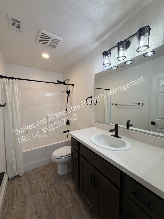 Building Photo - 327 Las Flores Dr