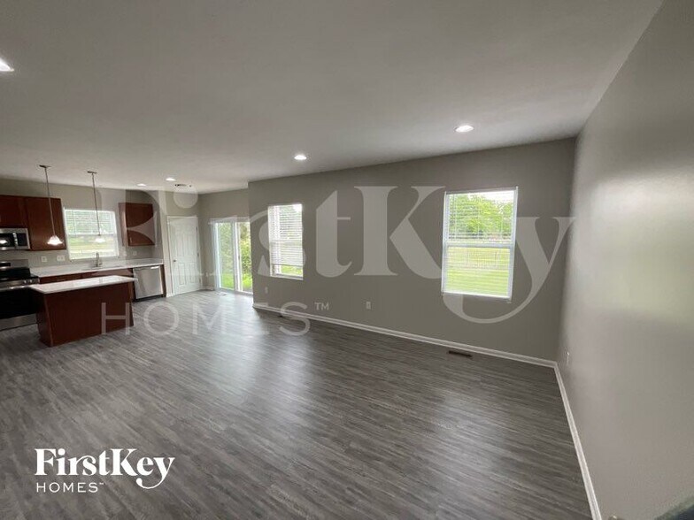 Building Photo - 1624 Rosemore Ln