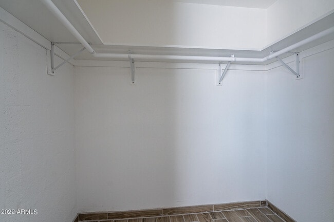 Building Photo - 37 E El Parque Dr