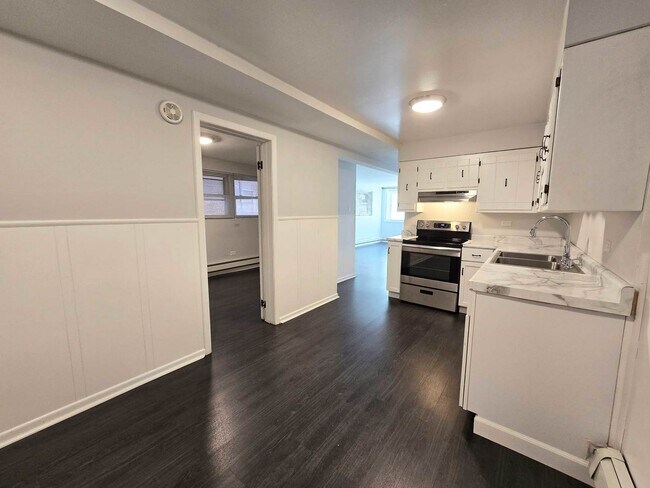 Building Photo - 5972 S Archer Ave