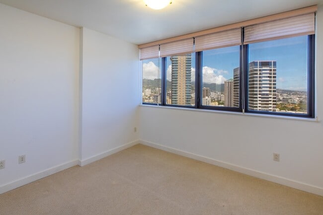 Building Photo - High Floor - Ocean and City Views - Keola ...