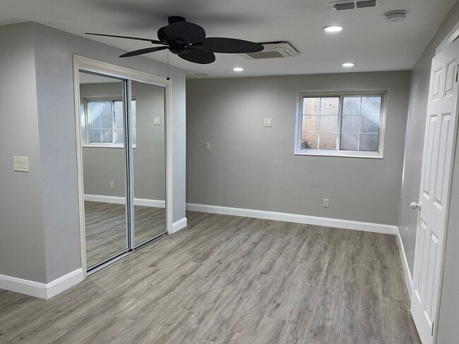Building Photo - WONDERFUL 1 BEDROOM BASEMENT APARTMENT!!