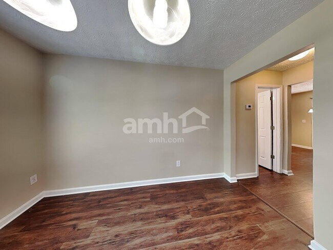 Building Photo - 3800 Oak Park Dr