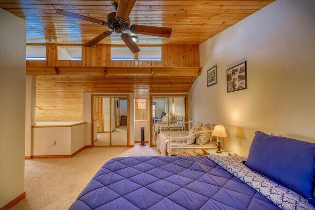 Building Photo - Timbers Condo