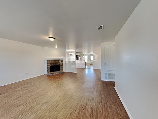 Building Photo - 42 Larkspur Dr