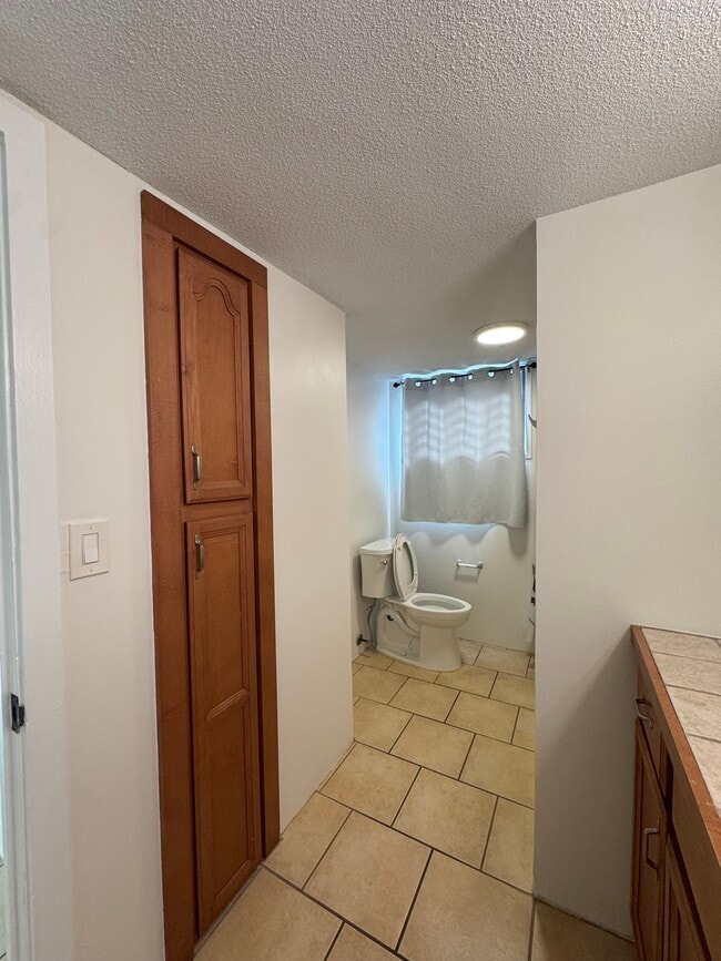 Building Photo - 2355 Ala Wai Blvd