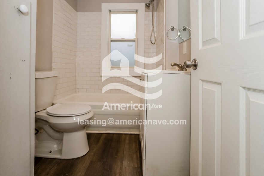 Building Photo - 7204 Prospect Ave