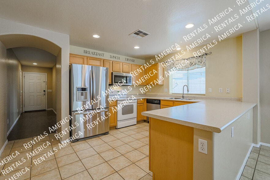 Building Photo - 3461 E Phelps St