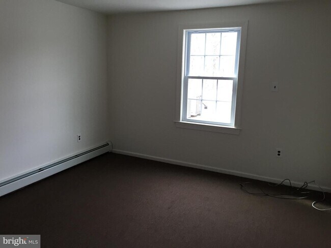 Building Photo - 809 N Bethlehem Pike