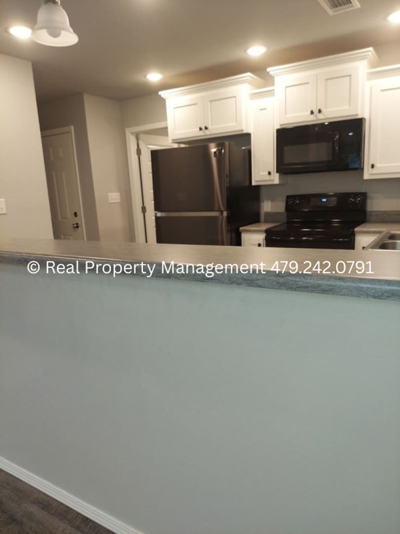 Building Photo - 1200 Sandstone Dr