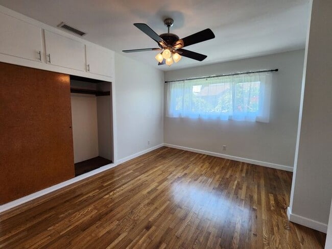 Building Photo - ** Stunning Dream 3 BD / 2 BA HOME w/ Doub...