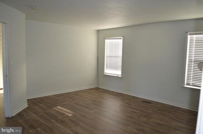 Building Photo - 12113 Fallen Timbers Cir