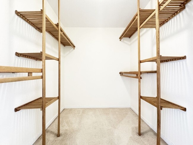 Building Photo - Small Pet Friendly Kailua Apartment with W...