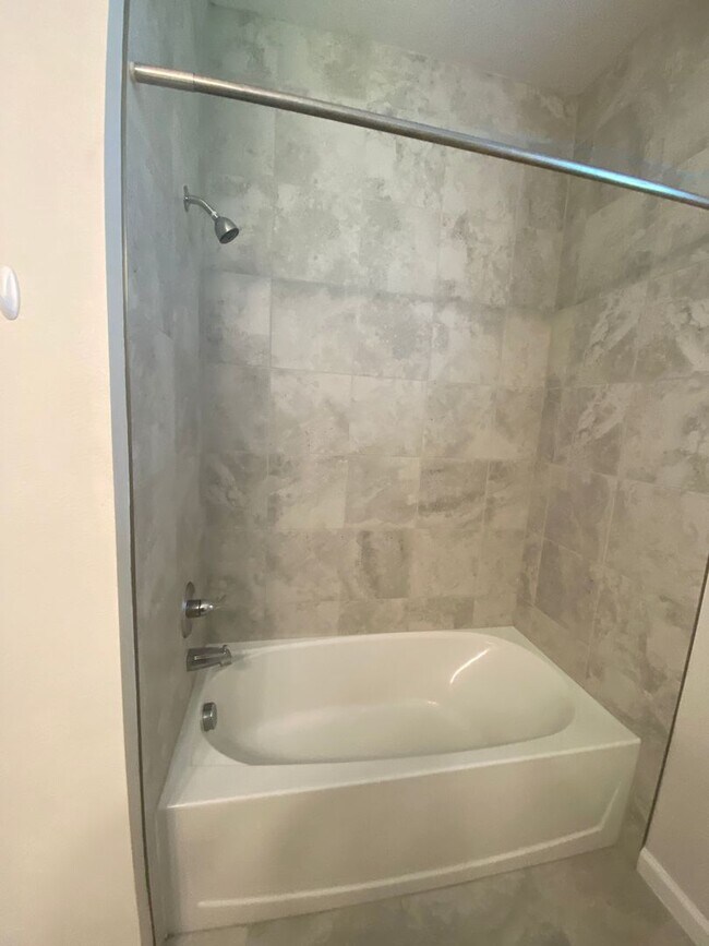 Building Photo - 2304 Tudor Rose Dr