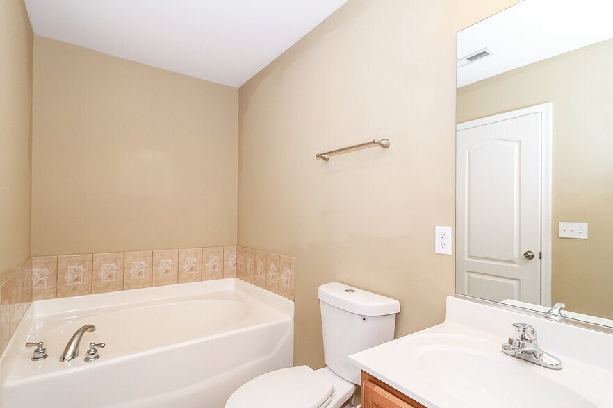 Building Photo - 5204 Mt Hope Dr