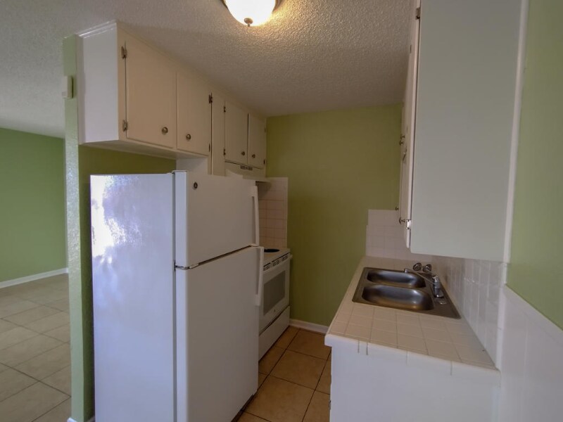 Building Photo - 1206 Bundrant Dr