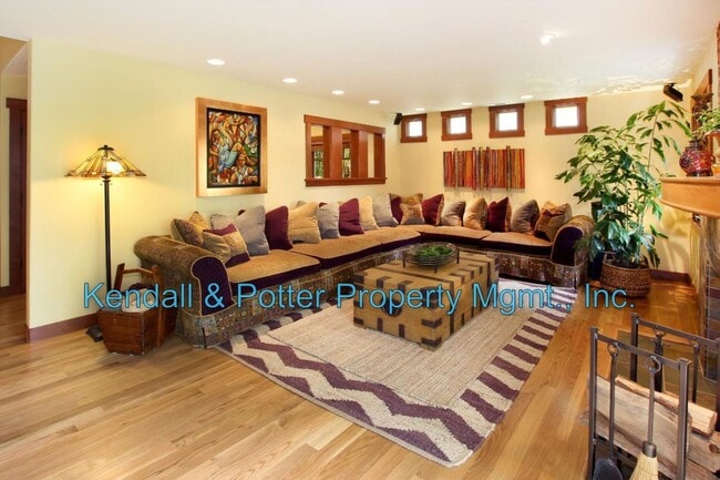 Building Photo - 508 Escalona Dr