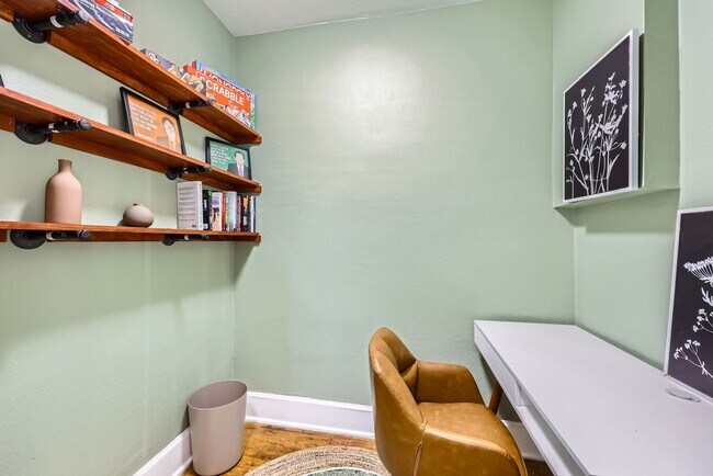 Building Photo - 225 S Oak Cliff Blvd