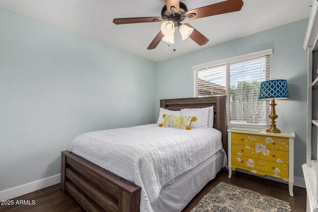 Building Photo - 6839 E Earll Dr