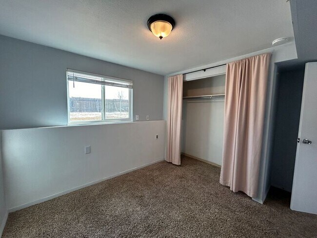 Building Photo - 6615 Brook Forest Dr