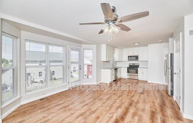 Building Photo - 152 Waterside Crossing Dr