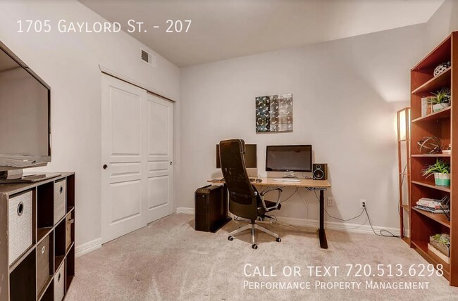 Building Photo - 1705 N Gaylord St