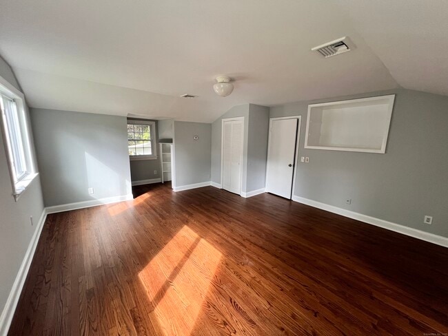 Building Photo - 267 Thunder Hill Dr