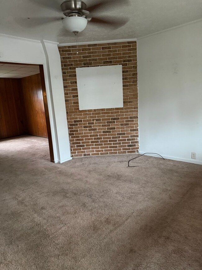Building Photo - 3 Bedroom 1 Bath House