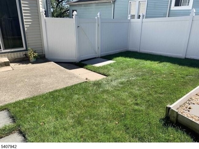 Building Photo - 15 Hackensack St