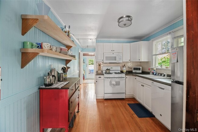 Building Photo - 40 Bungalow Ln