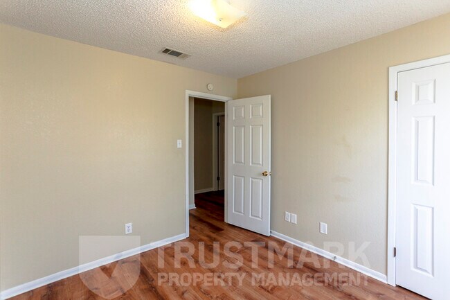 Building Photo - 3103 Courtney Ln