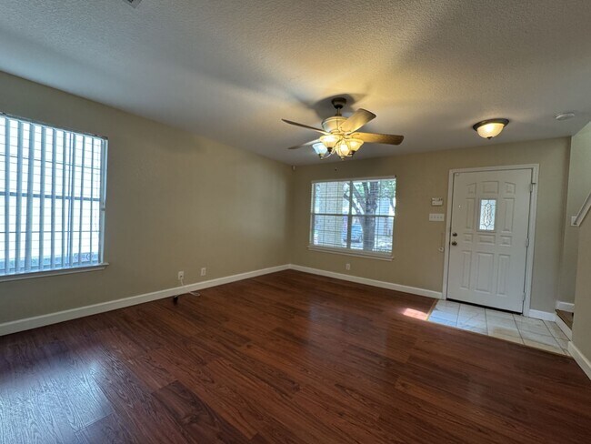 Building Photo - 861 Barrel Point