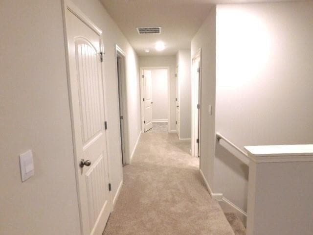 Building Photo - 2 Oakwood Hts Rd