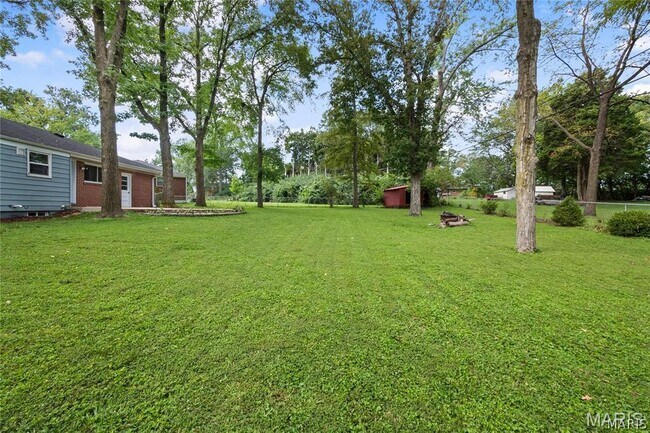 Building Photo - 9731 Twincrest Dr