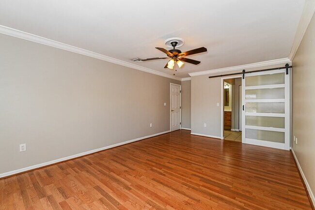 Building Photo - 10907 Meadow Lark Cove Dr