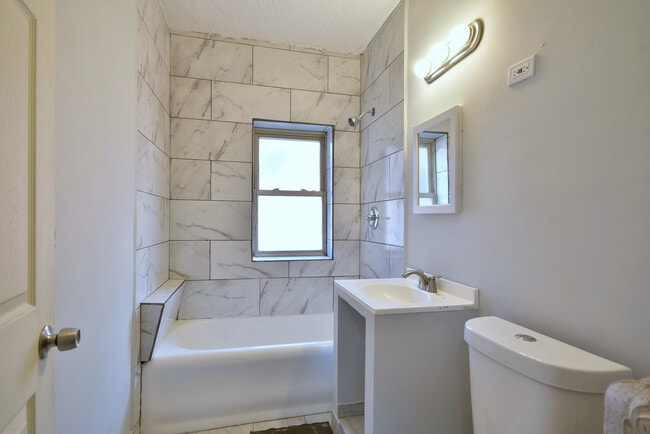 Building Photo - 5900 W Ohio St