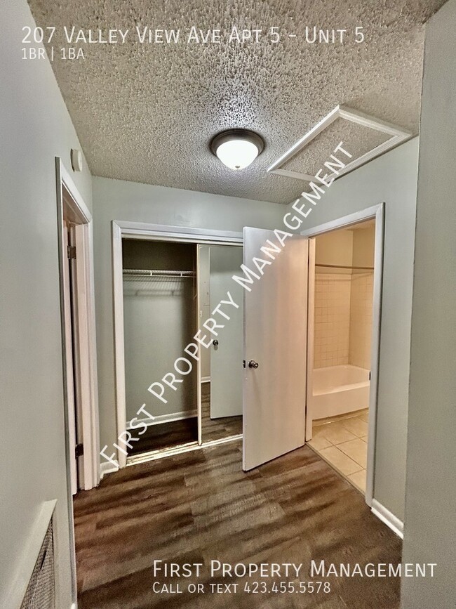 Building Photo - Red Bank Apt: 1Bed/1Bath With New Granite ...