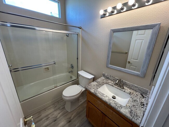Building Photo - 460 Winesap Dr