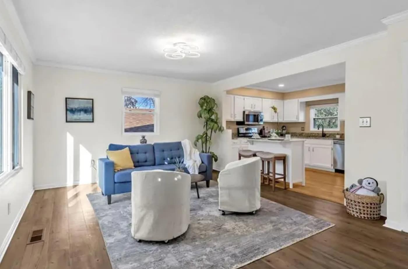 Building Photo - 5003 Knox Ave