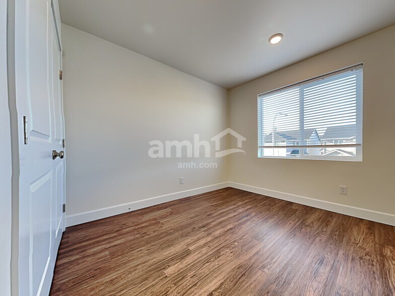 Building Photo - 9268 Shootingstar St SE