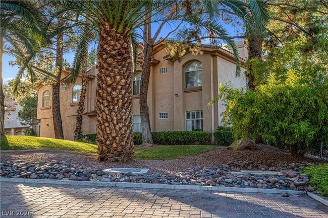 Building Photo - 2050 W Warm Springs Rd