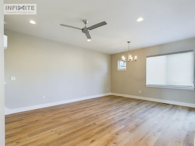 Building Photo - Bozeman Stunner!