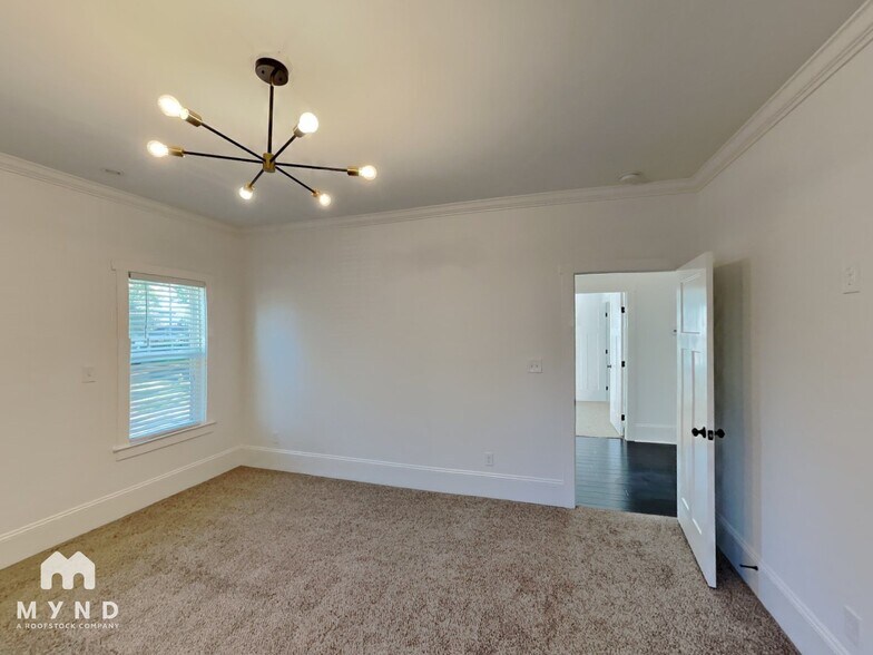 Building Photo - 1837 Umstead St