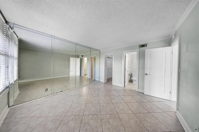 Building Photo - 1391 S Ocean Blvd